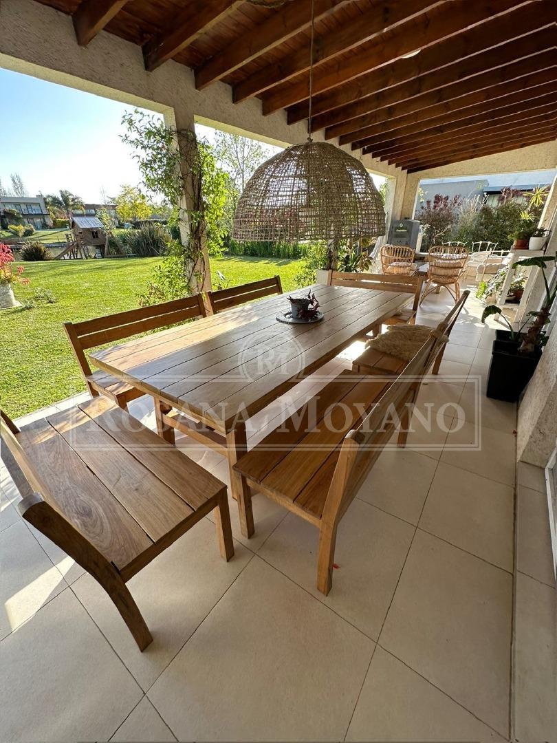 Casa en Alquiler Temporal con 4 cocheras
