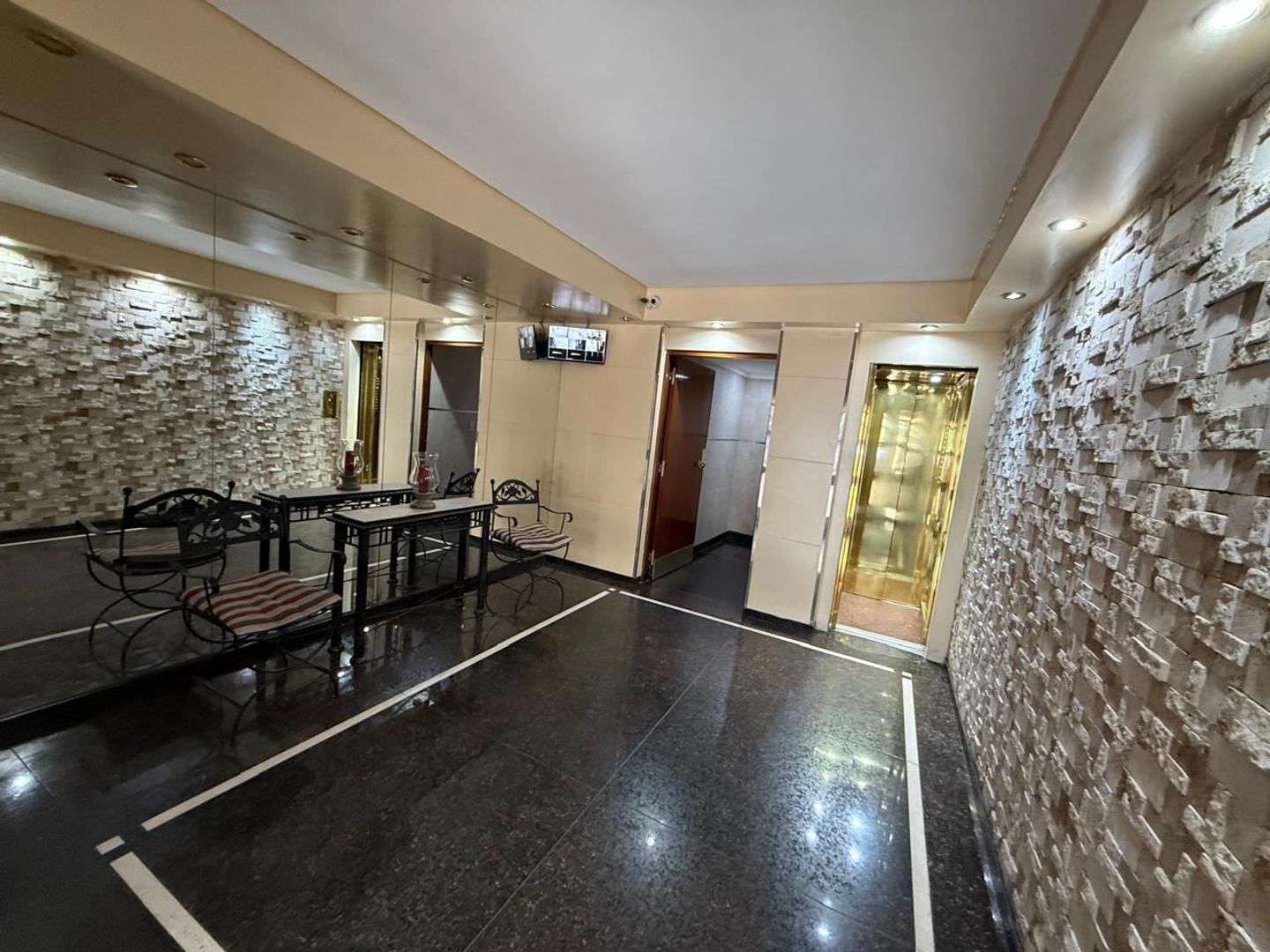 Av. Mitre 800, Piso 2