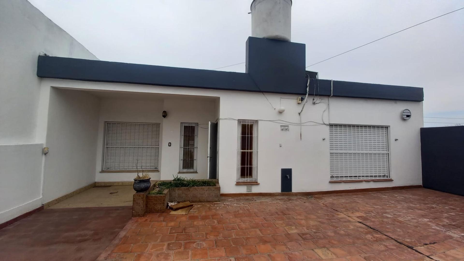 Casa en alquiler en Marcos Paz