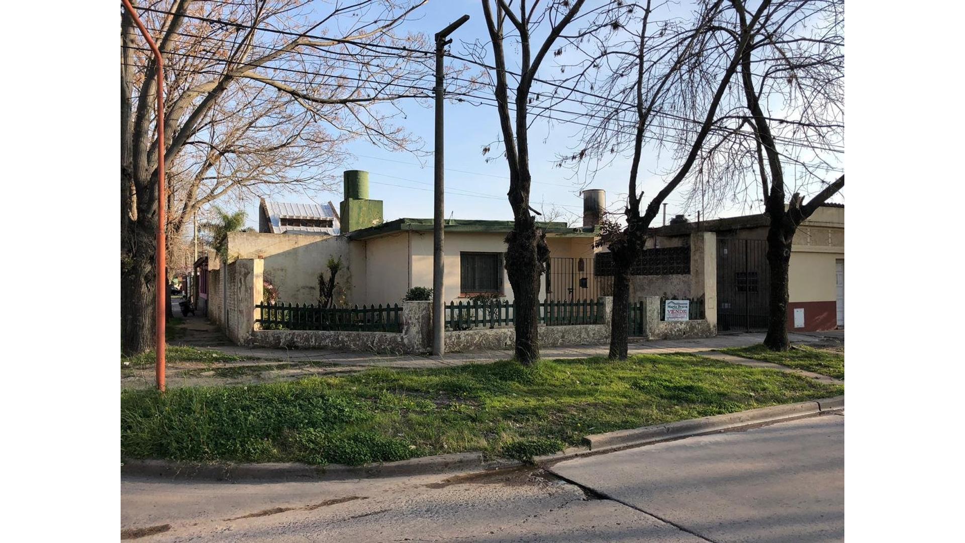 Casa a reciclar, calle 6 esquina 19, U$S 50.000. Mercedes (B