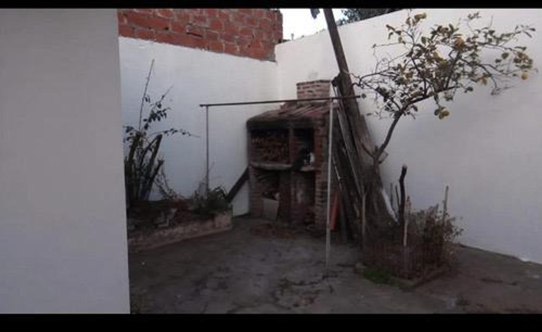 Casa en Venta - Lomas del Mirador - 3 Ambientes