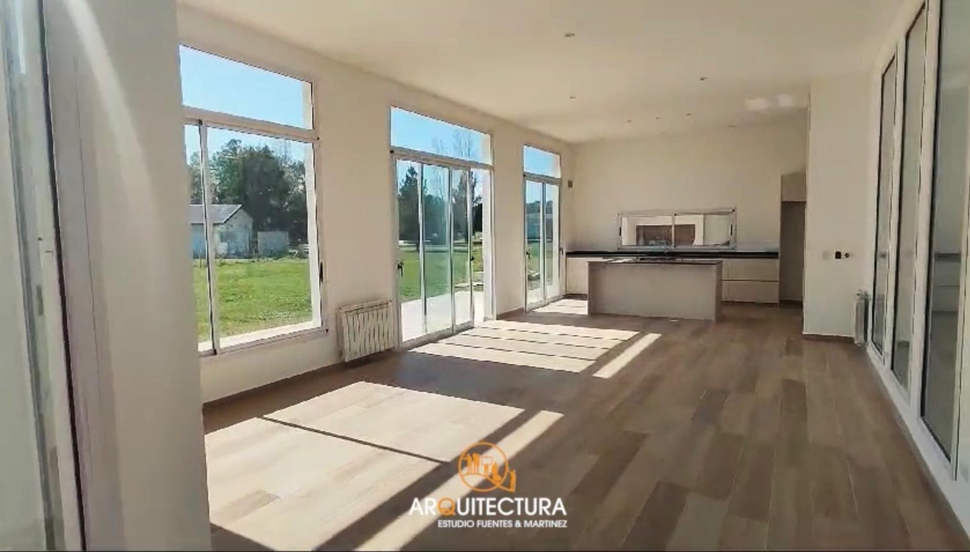 Casa 5 ambientes con 3 baños