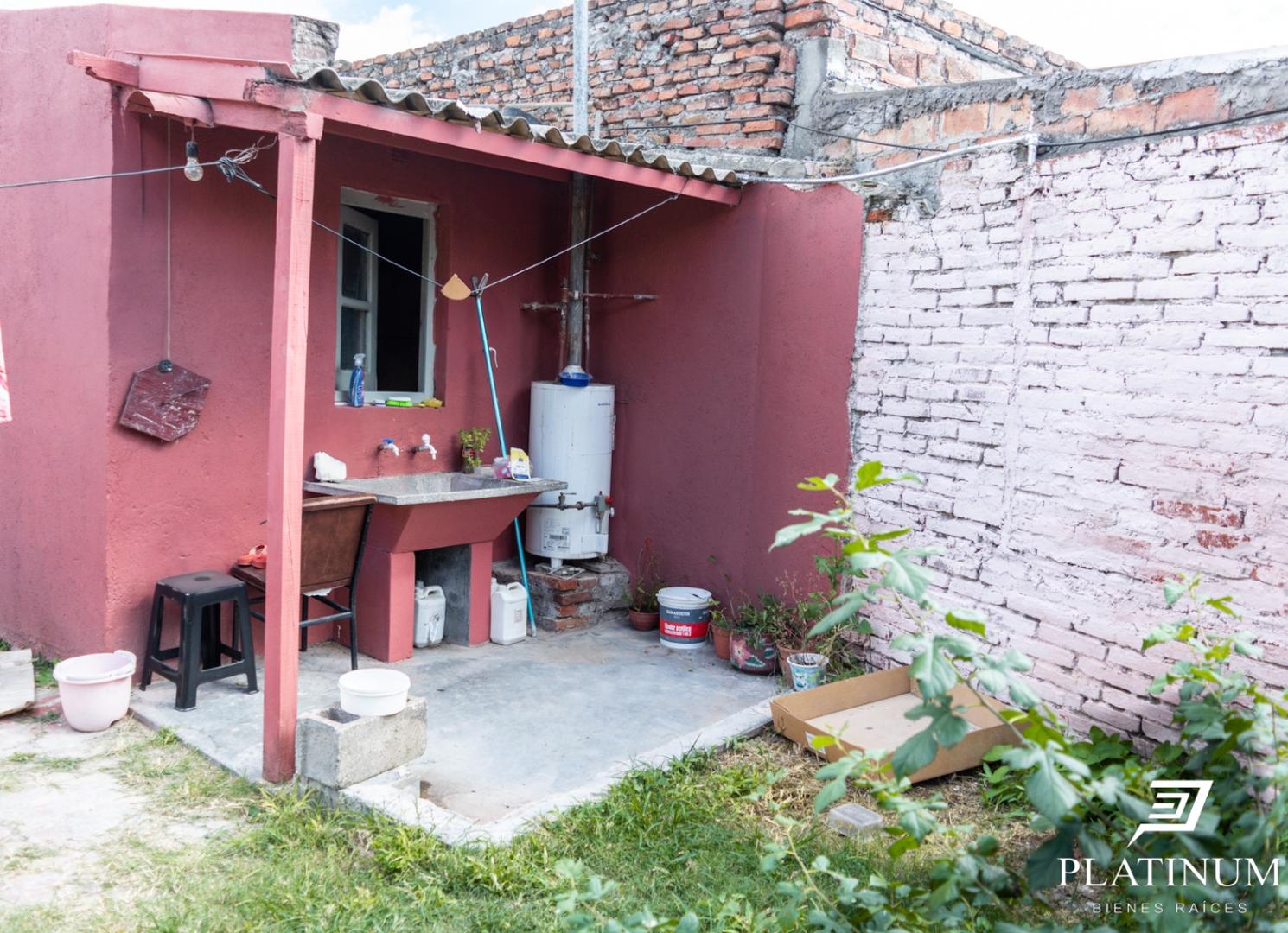 Casa en Venta en San Felipe y Santiago. 3 dormitorios con cochera