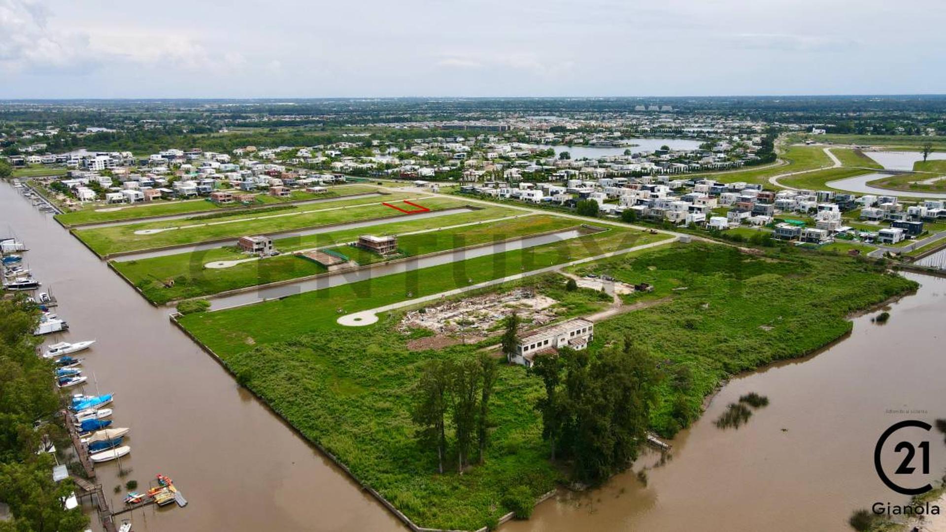 Blvd. de Todos los Santos 4380 4300, Piso 0