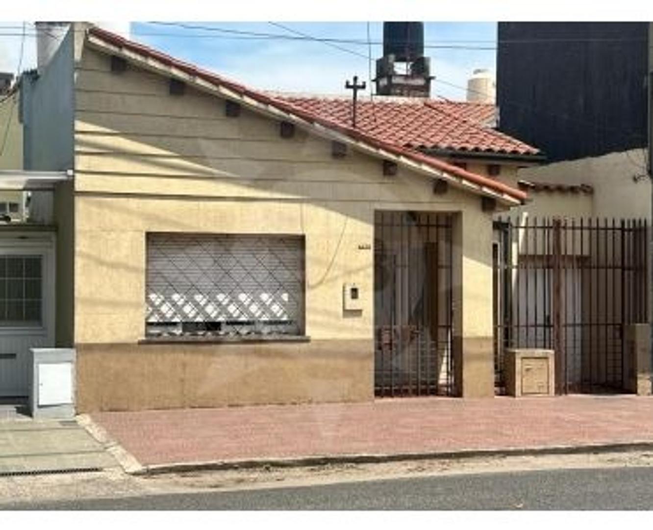 VENDE EXCELENTE PROPIEDAD SOBRE CALLE VITTORI