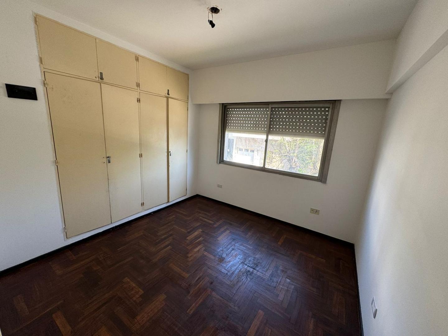 Ameghino 520 , Piso 1