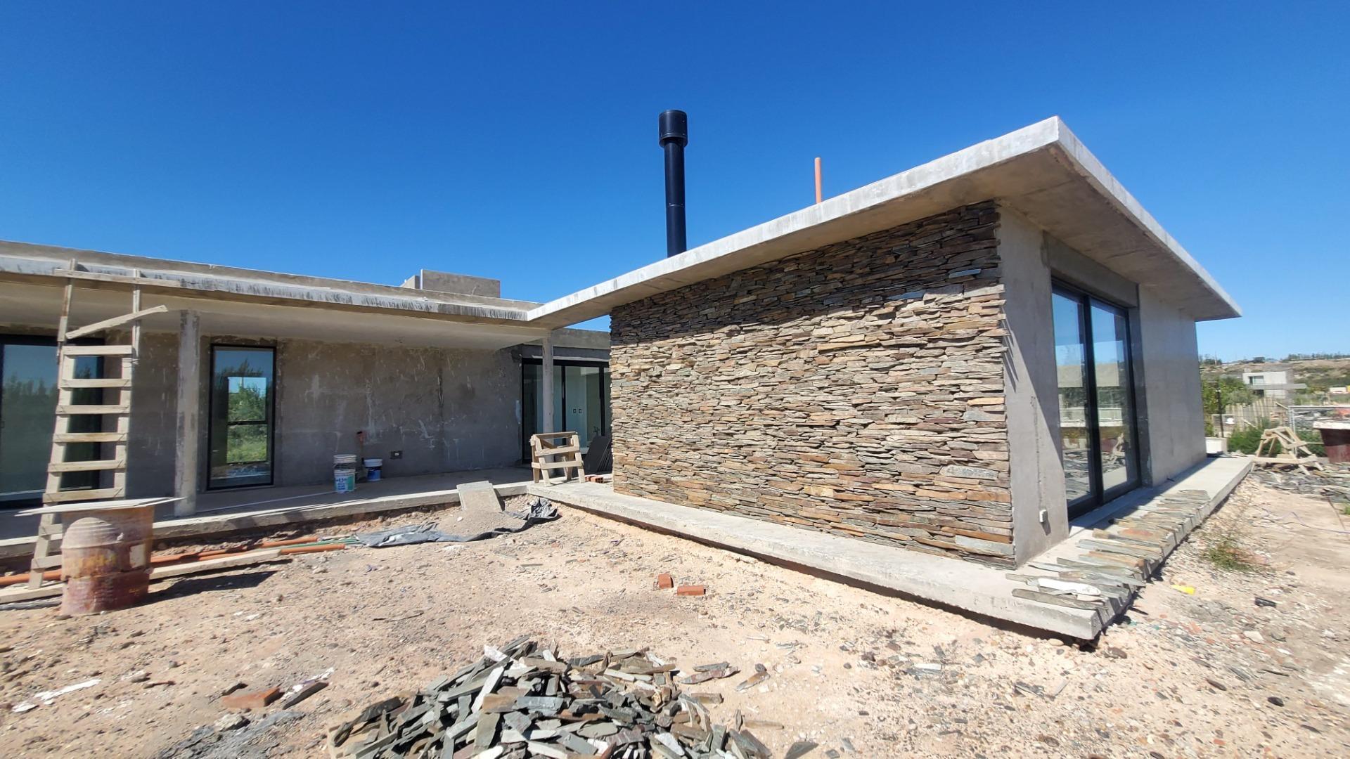 Casa en Venta con 6 cocheras