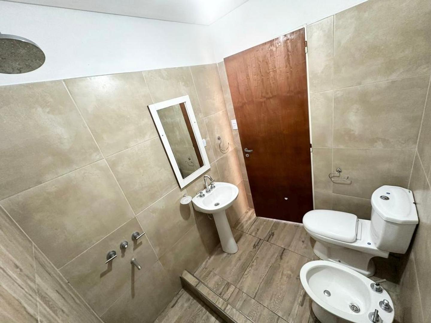 Departamento en Alquiler con 1 cocheras