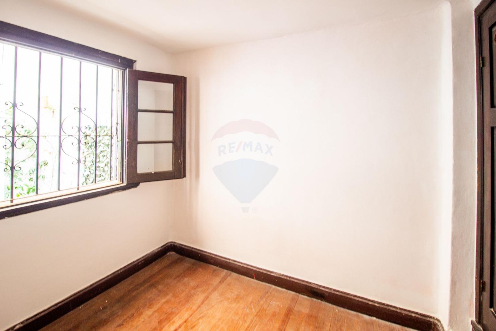 Venta CASA POCITOS 5 dormitorios, gje. con RENTA