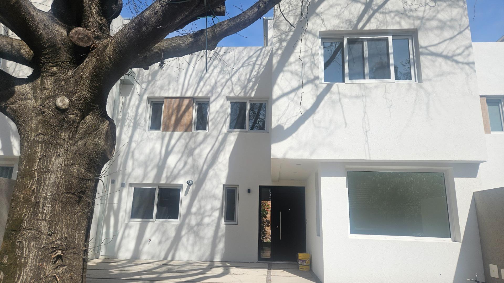 Venta casa Townhouse 5 ambientes Complejo cerrado San Isidro