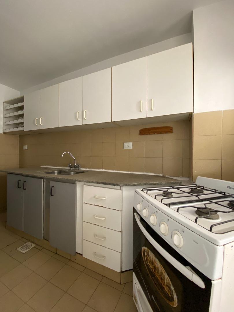 Obispo Salguero 160 , Piso 2