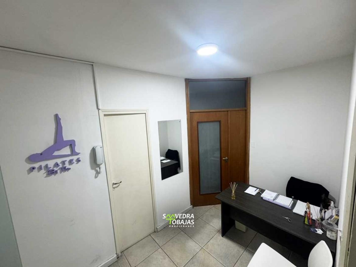 Oficina 3 ambientes con 2 baños