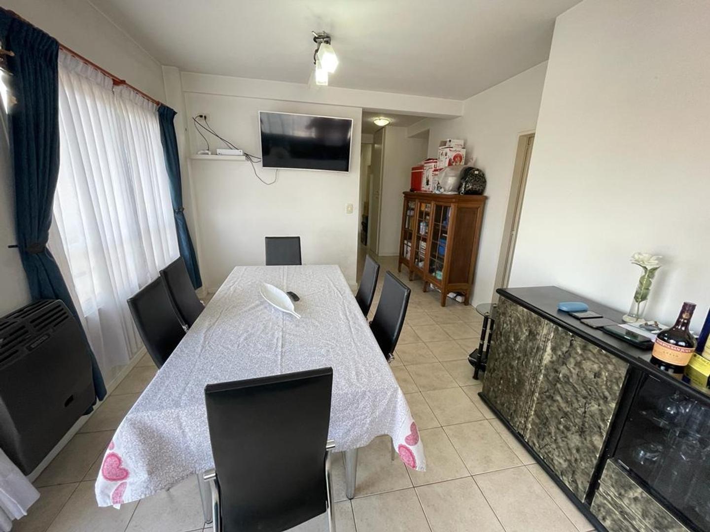 Departamento 4 ambientes con 2 baños