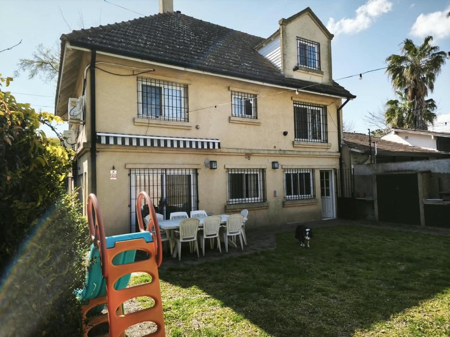 Casa en Alquiler Temporal con 1 cochera