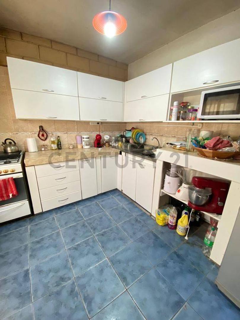 Casa en venta en Villa Udaondo. BAJO DE PRECIO