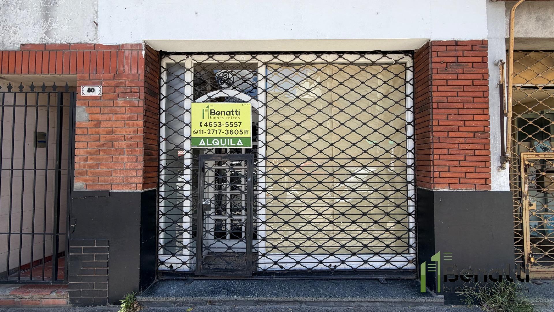 Local en alquiler con vidriera en zona céntrica Ciudadela