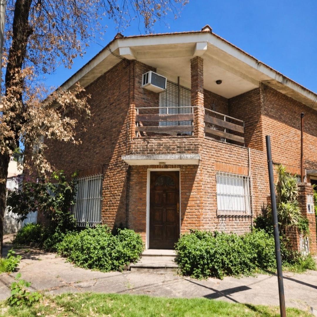 Dúplex 3 ambientes en venta san Isidro cochera