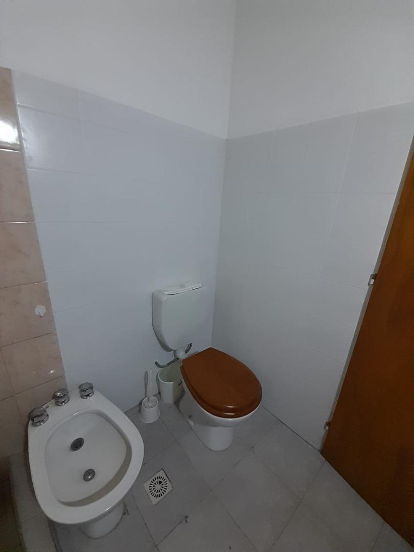 Maestra Hecht 1400, Piso 1