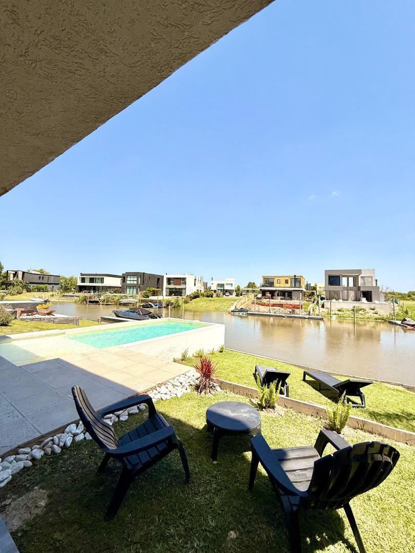 Casa 4 ambientes con 3 baños