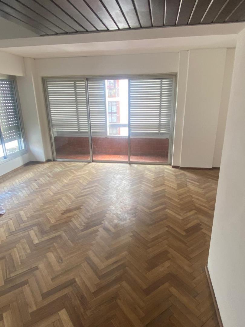 Juan Manuel De Rosas 900, Piso 4