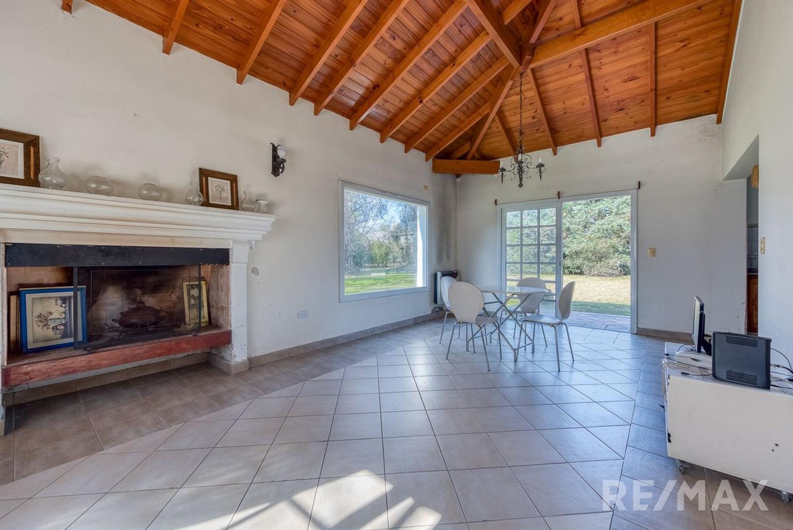 Venta casa La Arboleda 3 ambientes con pileta