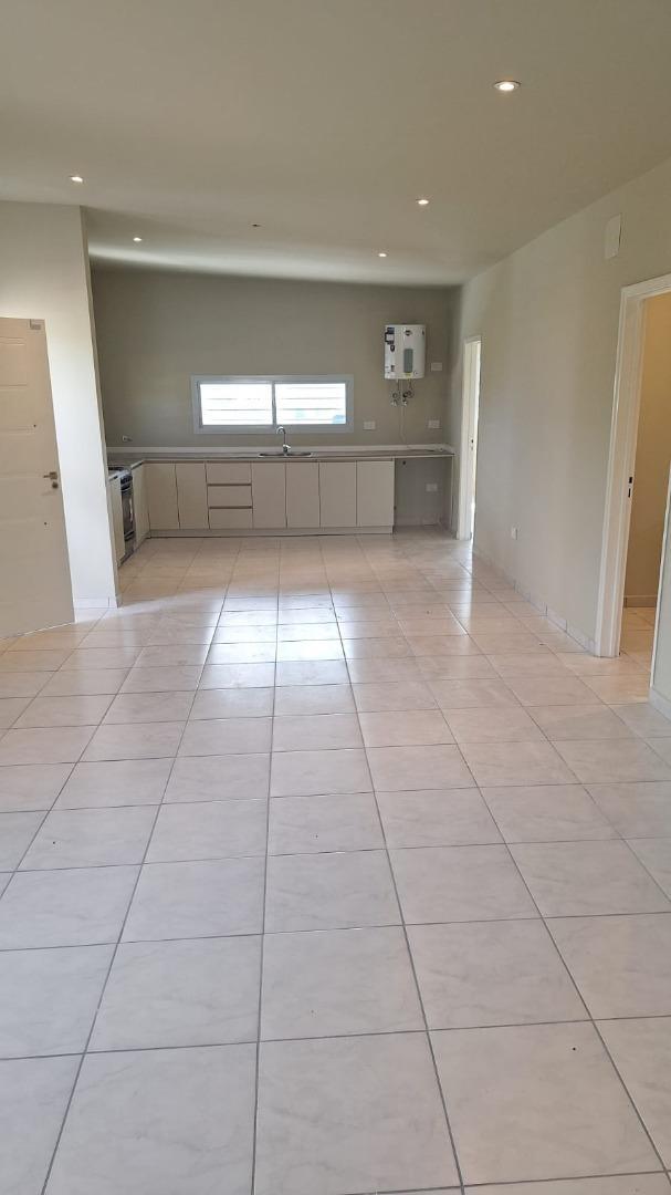 Casa en Venta en Villa Del Lago, USD 200.000