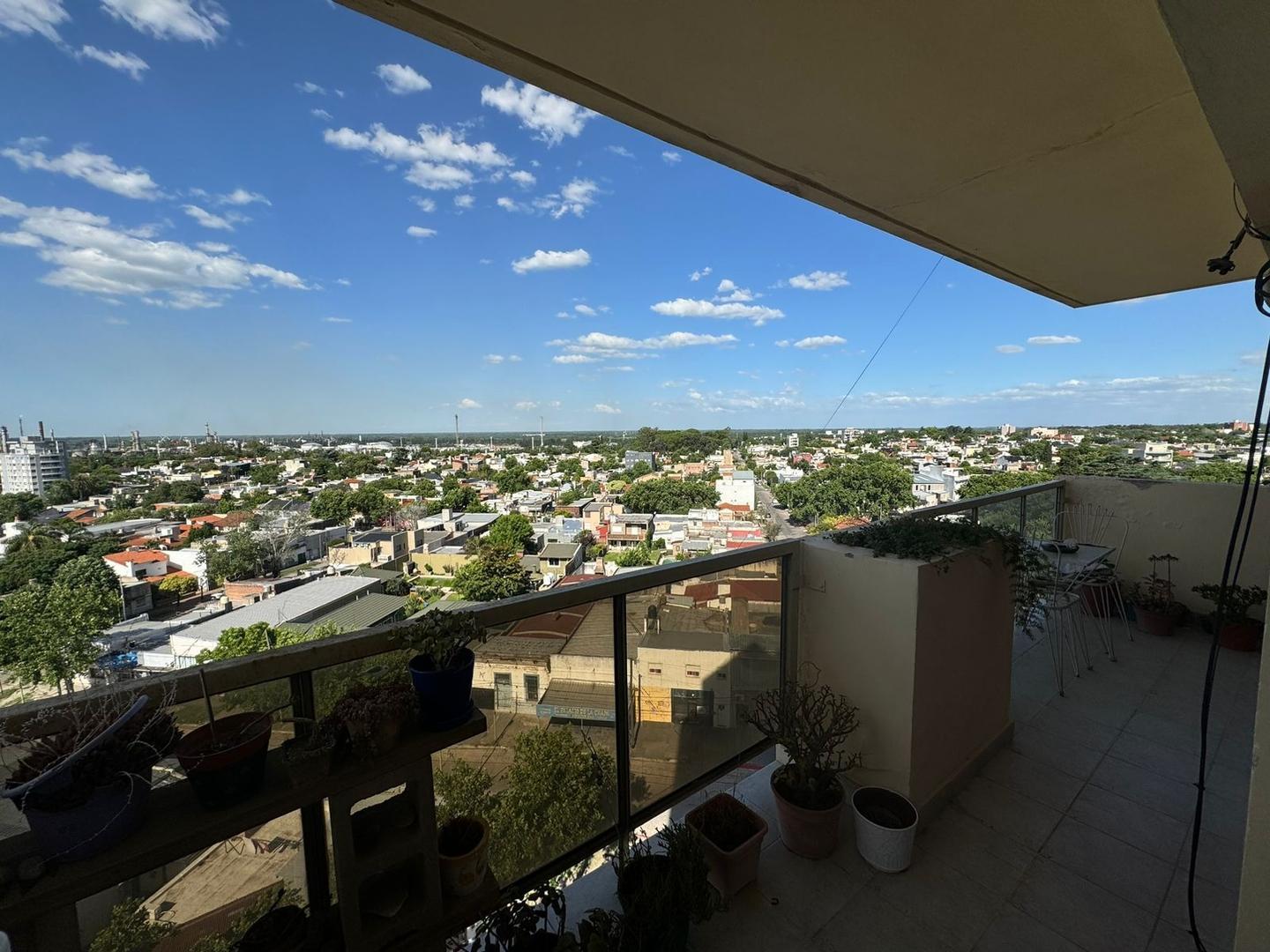 Excelente depto. con 3 dormitorios y terraza propia