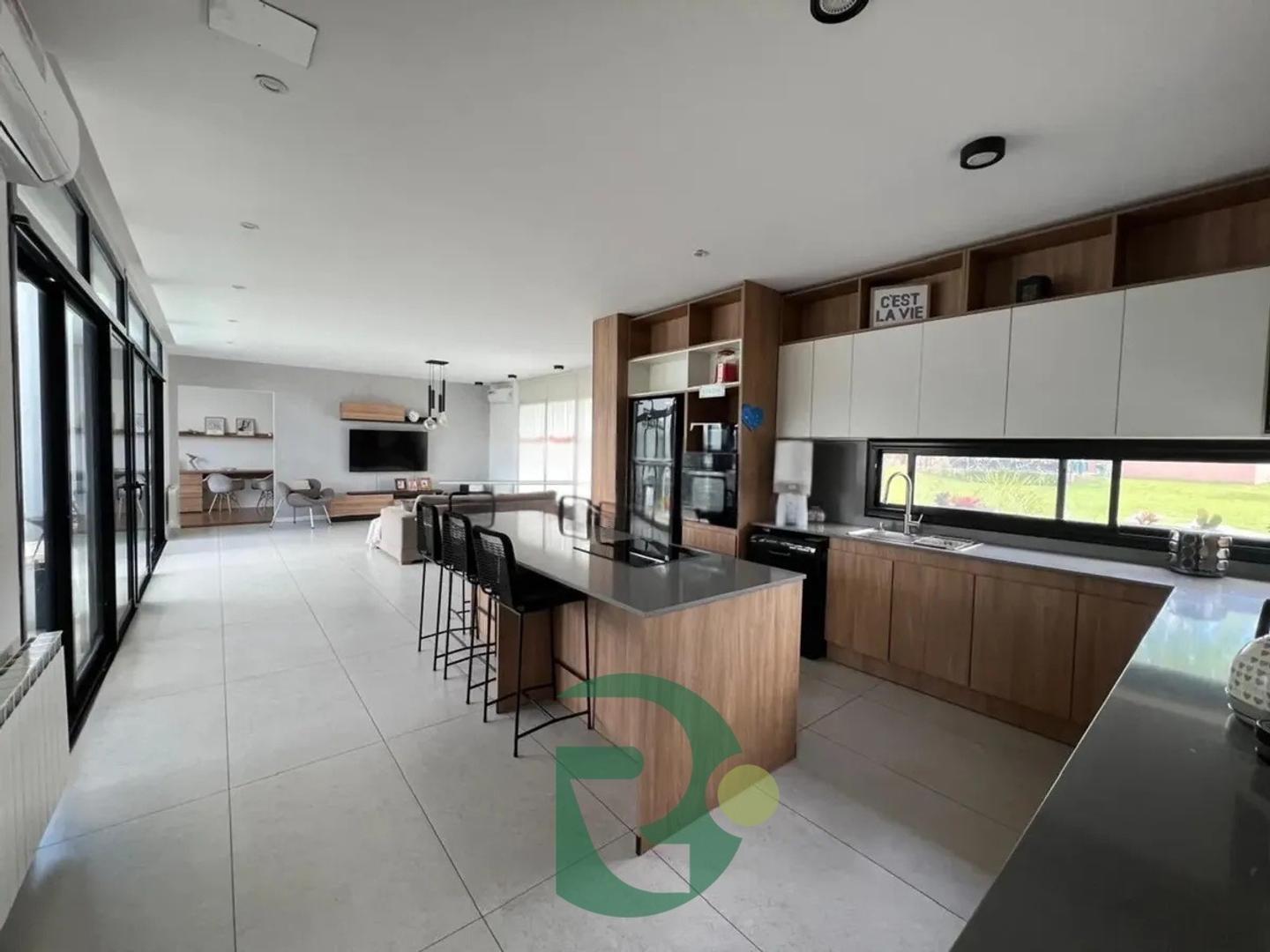 Casa en Venta en Campos De Álvarez, USD 290.000