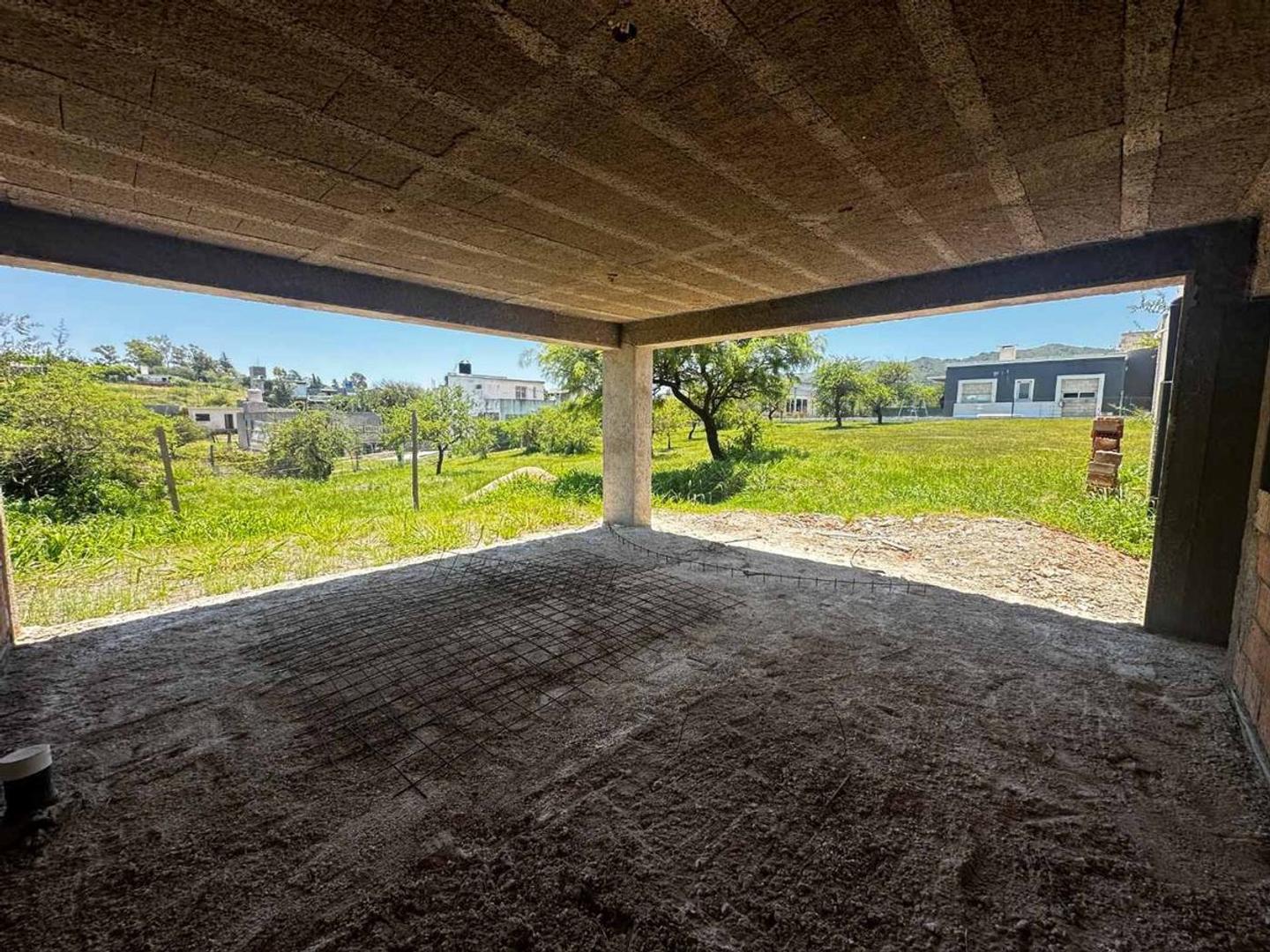 Casa 8 ambientes con 3 baños