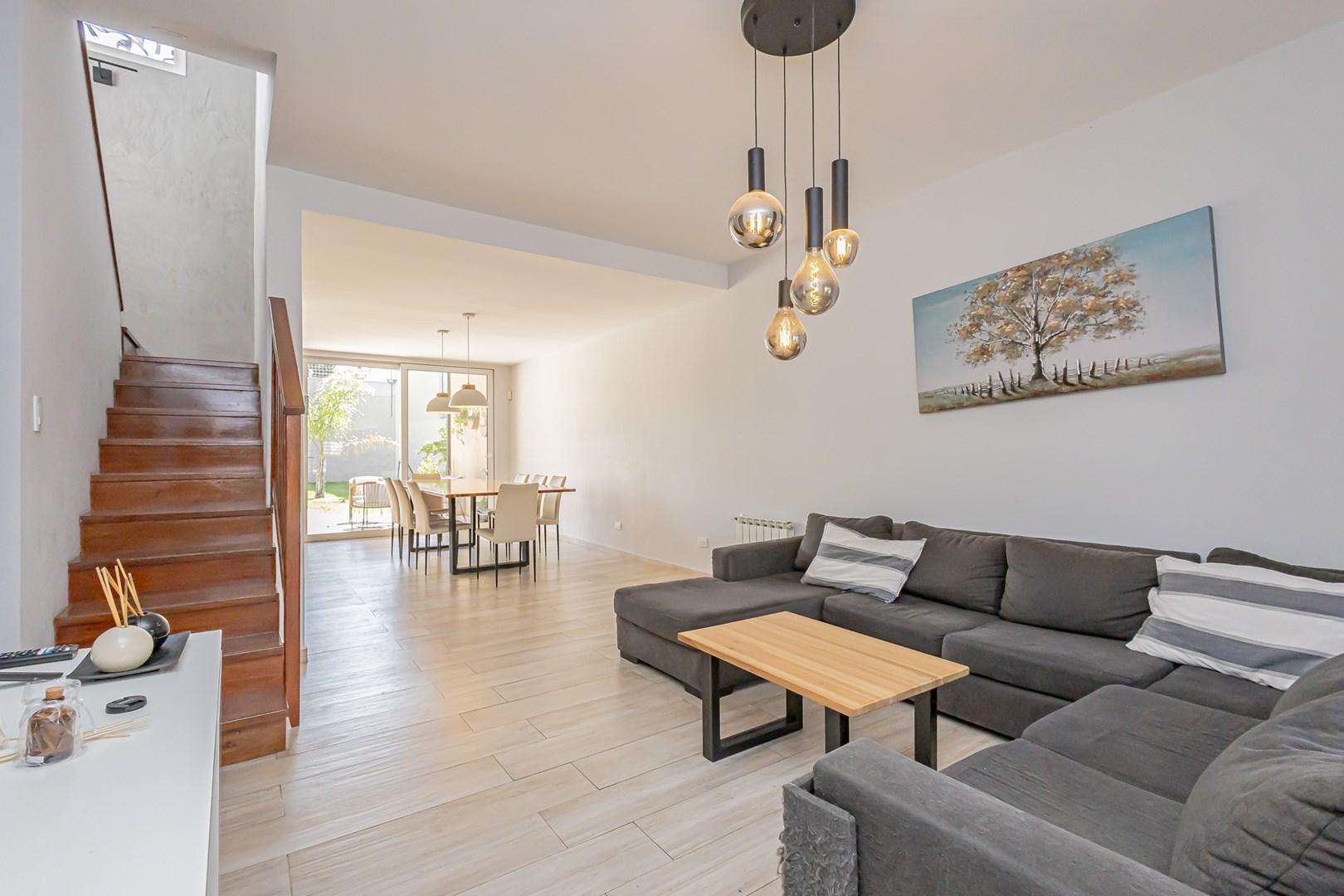 Casa 4 ambientes con 3 baños