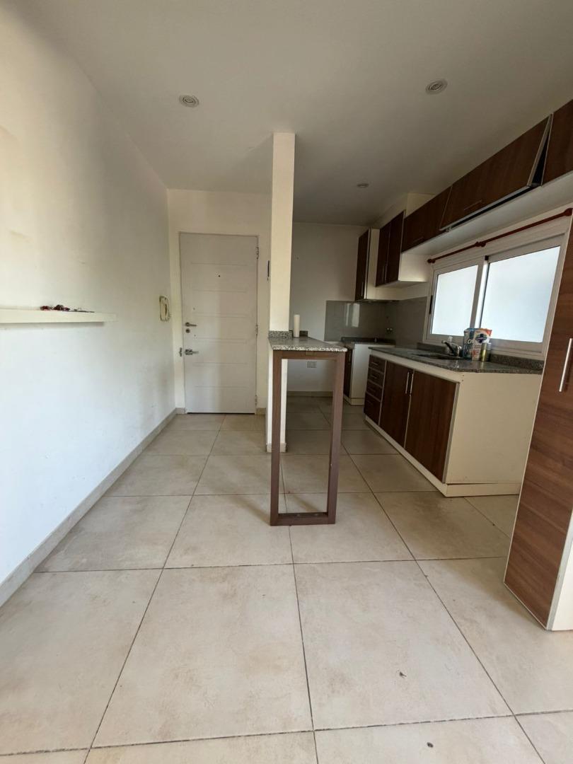 Santiago Del Estero 6856 , Piso 2