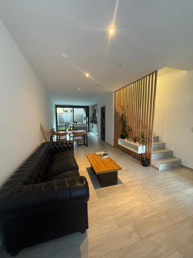 Duplex en venta tipo casa 4 ambientes - Ituzaingó Norte