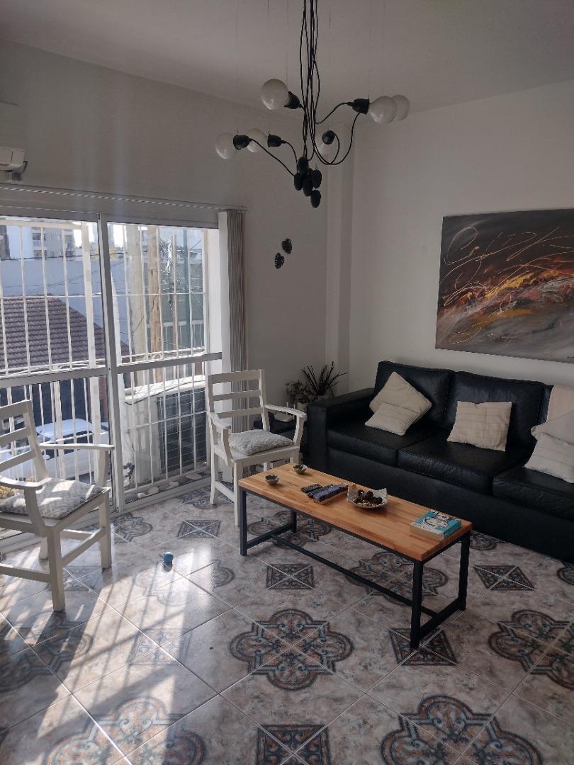 Depto Tipo Casa 4 ambientes con 2 baños