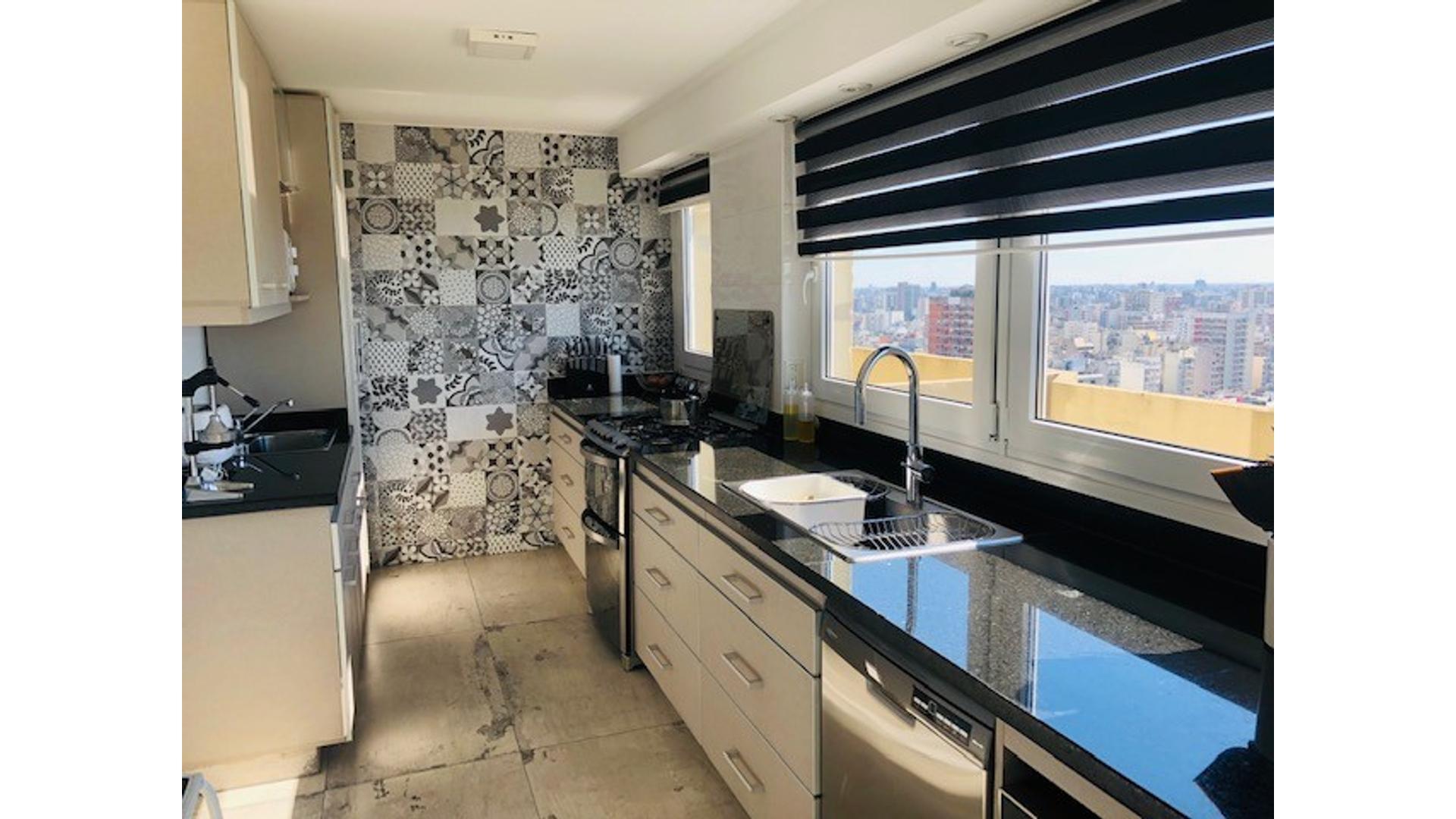 Departamento 4 ambientes con 5 baños