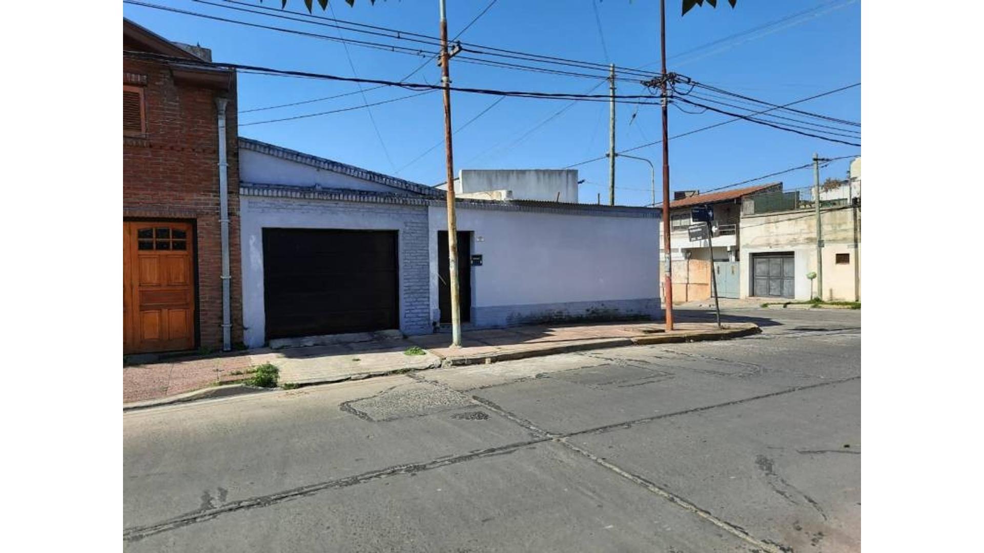 Venta en Quilmes. Casa ideal p/ 2 familias.