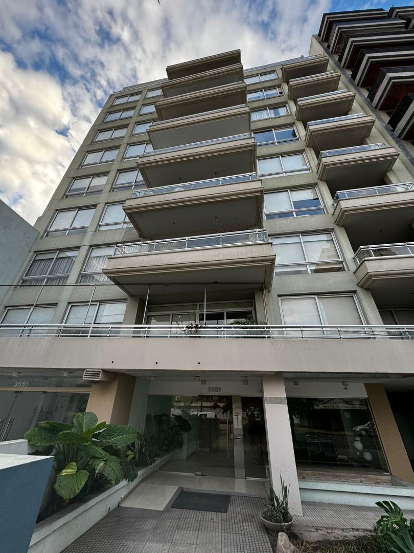 *CRÉDITO* AMPLIO DEPARTAMENTO 3 AMBS COCHERA, PATIO Y BALCÓN