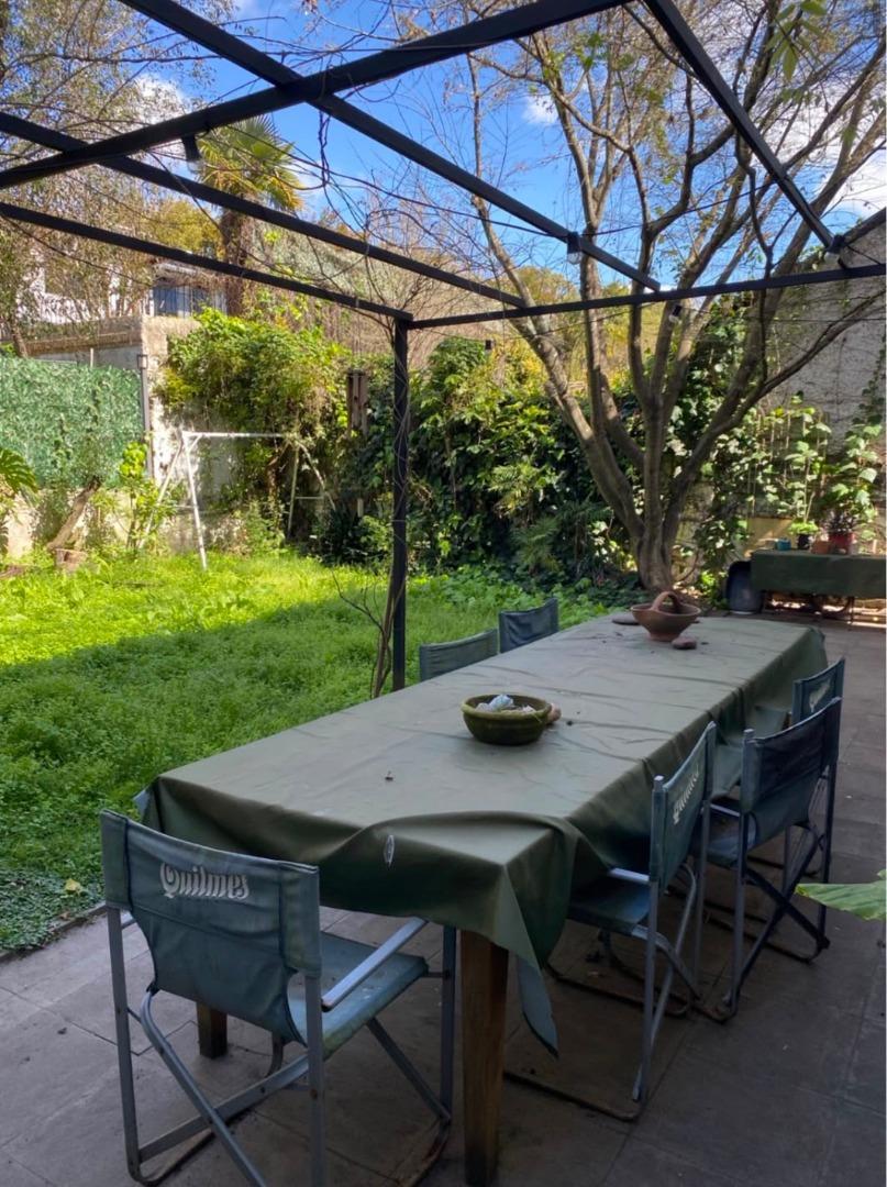 Casa en Alquiler con 1 cochera