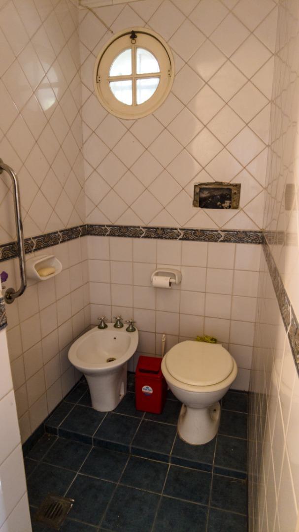 Casa  de tres ambientes en venta en Haedo Chico