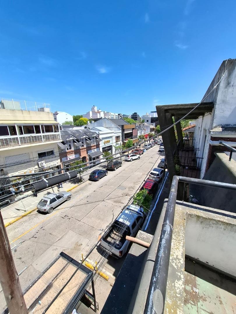 PH 3 AMB. EXTERNO -  100 M2. - APTO PREFESIONAL - GUEMES