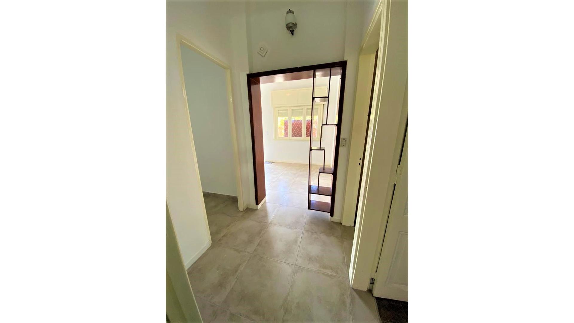 PH de 3 ambientes al frente - ¡ Refaccionado a nuevo !