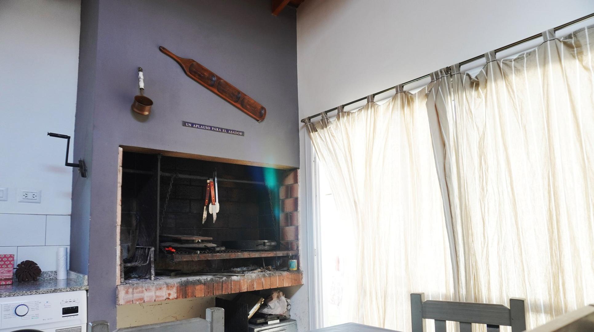 Casa 2 ambientes con 1 baño