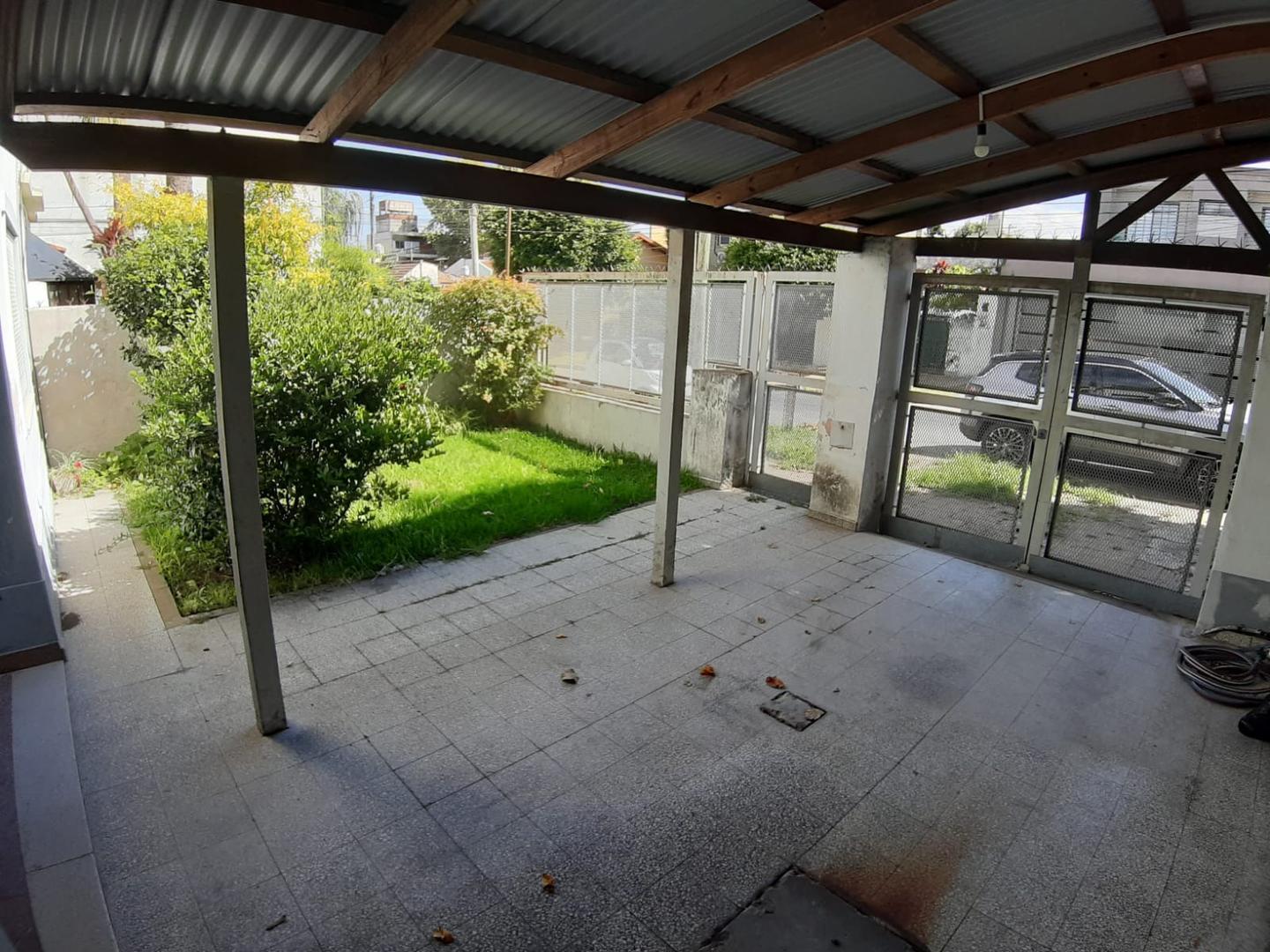 Depto Tipo Casa en Alquiler en Villa Ballester, $ 950.000