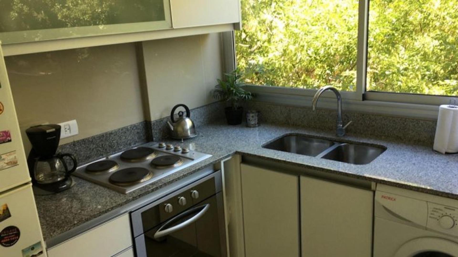 Palermo, Mansilla 3500 y Bulnes, 2 amb, 45m2, u$s 900.-Todo incluído: luz con tope. (TEMPORARIO...