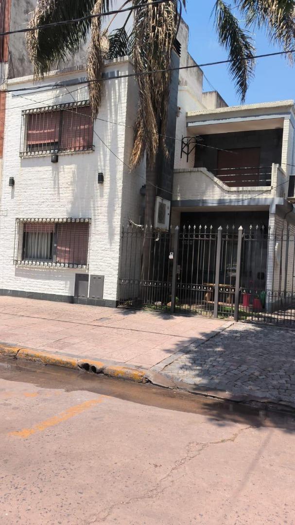 PH de 4 ambientes al frente en VENTA en Ramos Mejia
