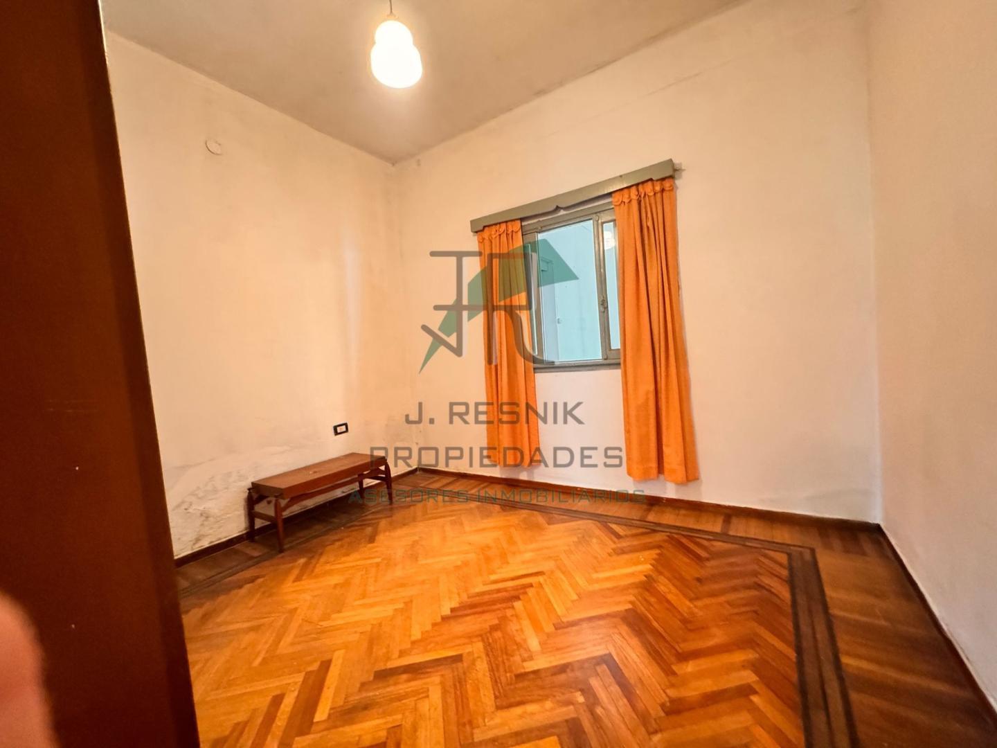 CASA 4 AMBIENTES CON GARAGE 1 PLANTA