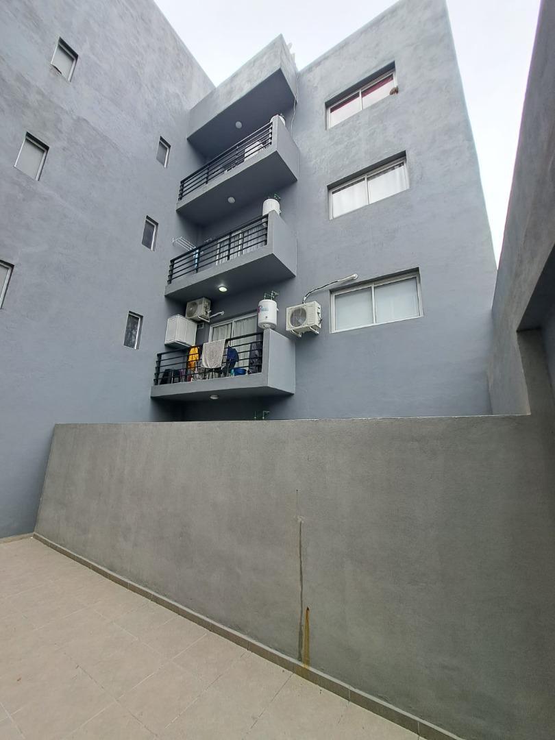 Depto Tipo Casa en Venta con 2 cocheras