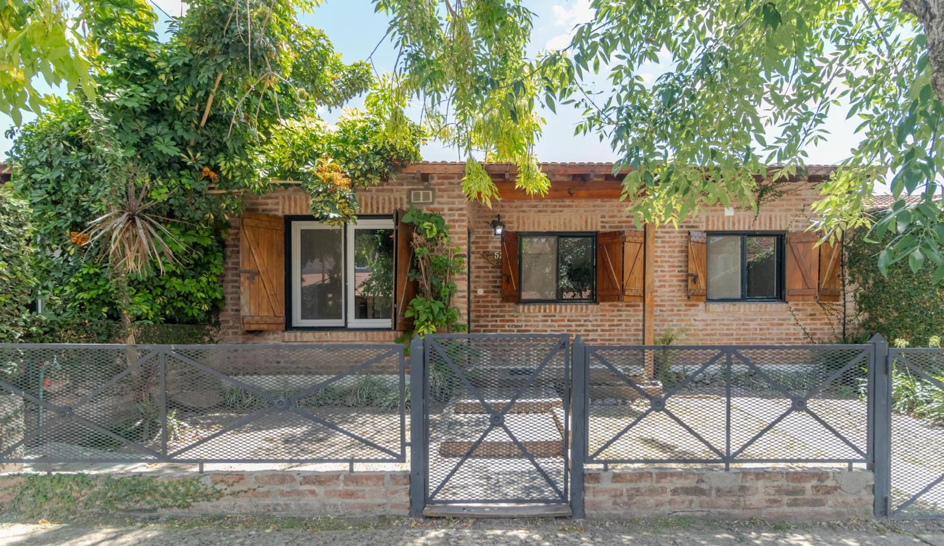 Casa 4 amb Av. Perón 4300 Barrio Altos de Pacheco