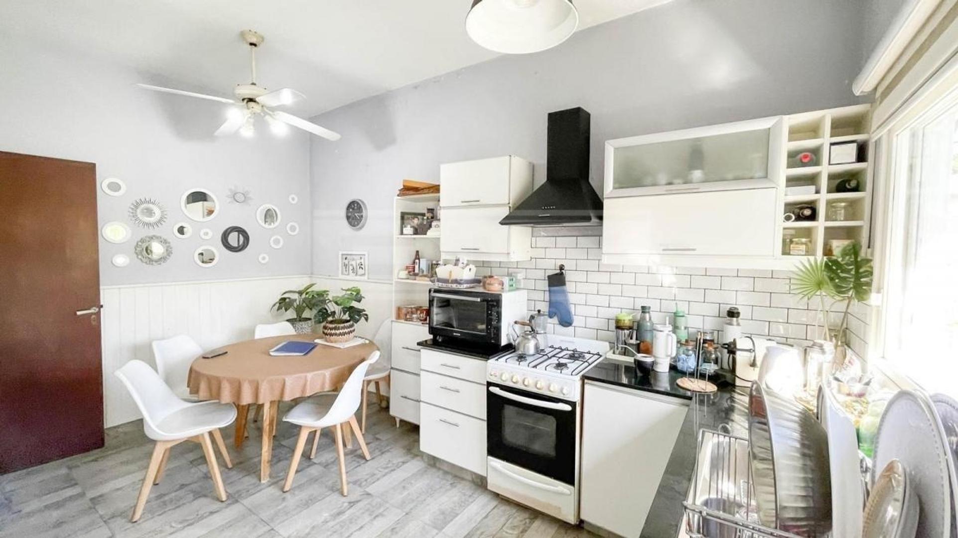 Venta Casa 5 Amb con Pileta en Carapachay