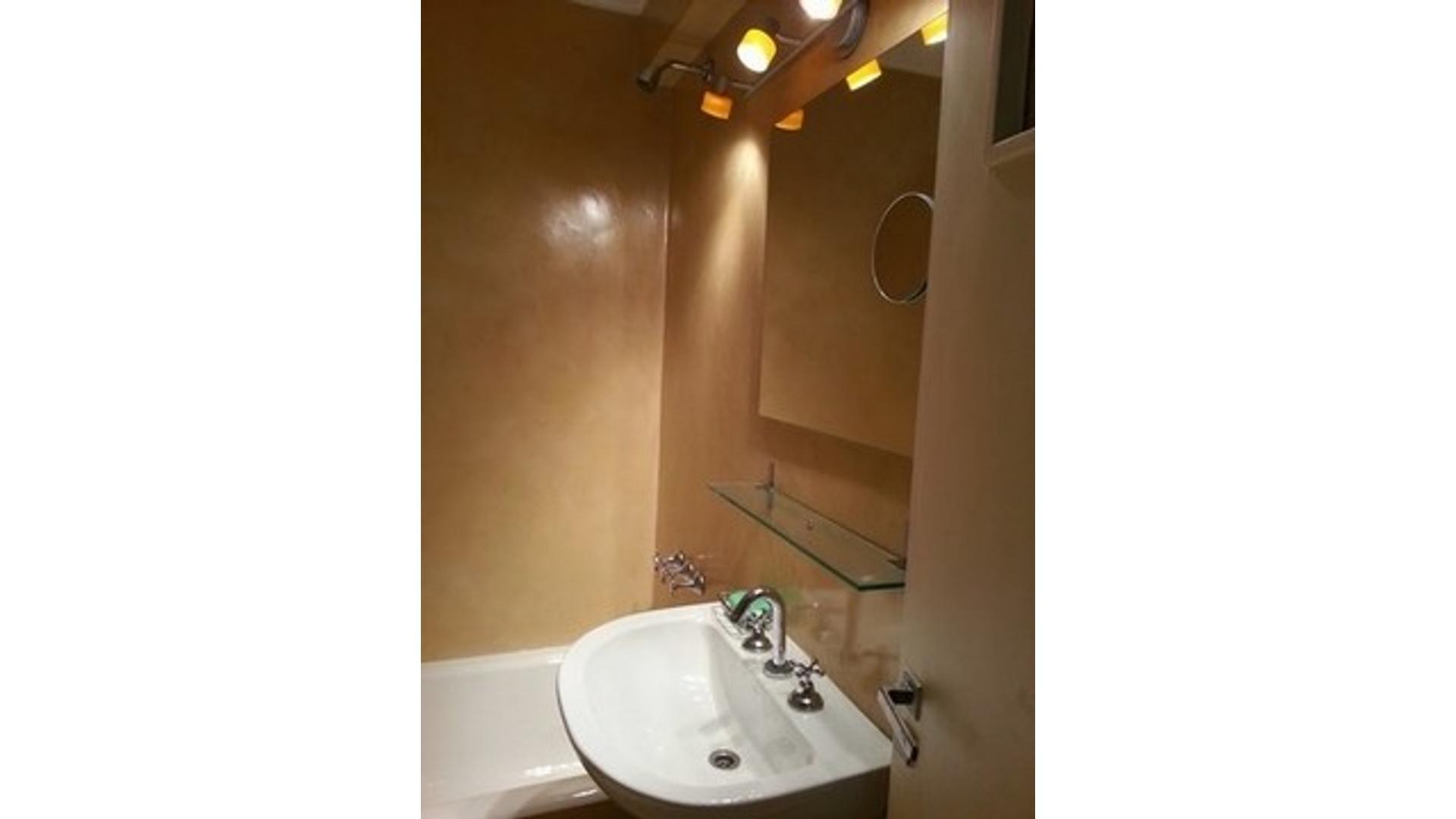 Impecable departamento en Montevideo al 700 en Recoleta