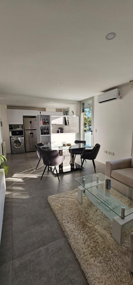 ALQUILER-Seguridad 24hs - Gym - SUM - Piscina - 2 ambientes.